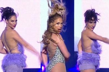Jennifer Lopez quá đỗi sexy trên sân khấu American Idol