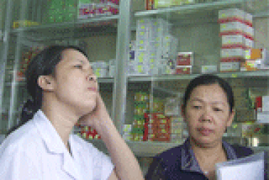 Đấu thầu giá thuốc: Trên lúng túng, dưới lùng nhùng