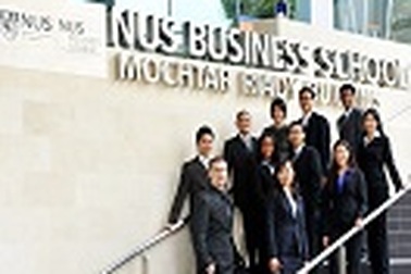 NUS Business School báo cáo Học bổng và chương trình MBA, chương trình Executive MBA