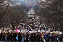Biểu tình bùng phát khắp nước Mỹ phản đối sắc lệnh di trú của ông Trump