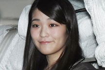 Công chúa Nhật sắp cưới chồng thường dân: Hoàng gia đối mặt bài toán "neo người"