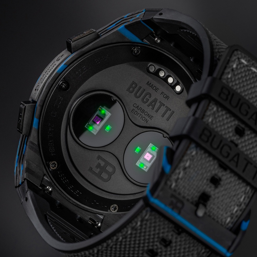 Bugatti ra mắt đồng hồ thông minh đầu tiên bằng vật liệu sợi carbon - 5 Bugatti ra mắt đồng hồ thông minh đầu tiên bằng vật liệu sợi carbon - 5