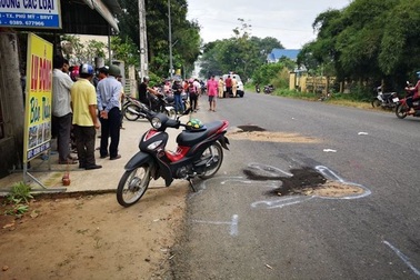 2 nữ sinh bị xe tải cán chết trên đường đến trường