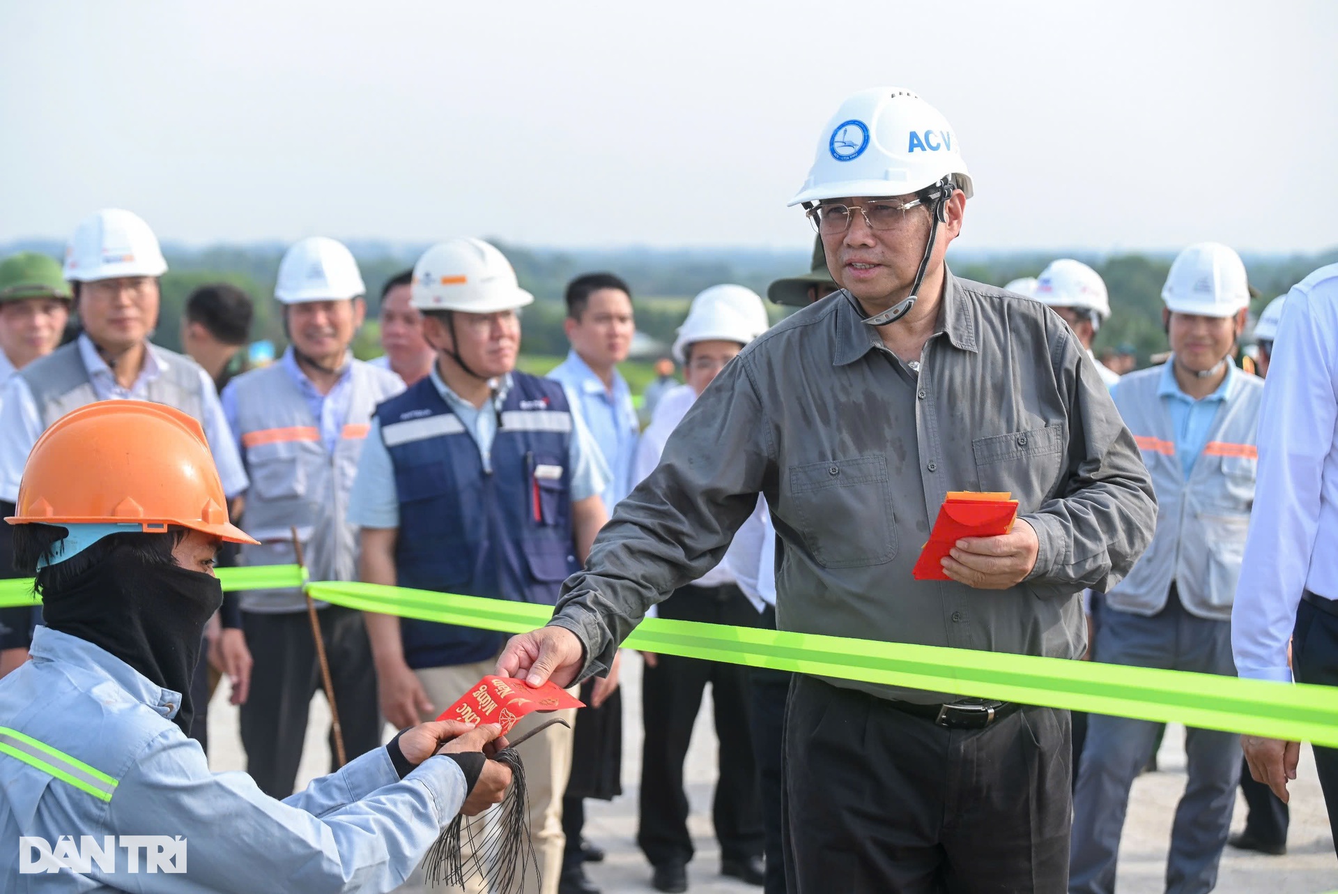 Thủ tướng thị sát cầu Nhơn Trạch trên tuyến Vành đai 3 TPHCM - 7 Thủ tướng thị sát cầu Nhơn Trạch trên tuyến Vành đai 3 TPHCM - 7