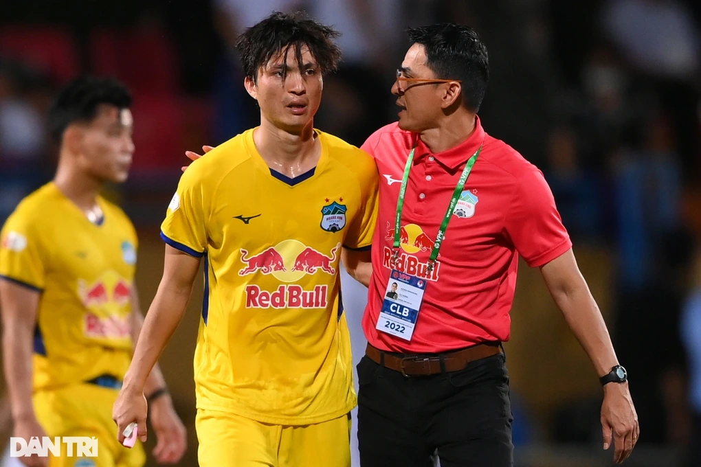 Va chạm nhà tài trợ giữa Hoàng Anh Gia Lai và VPF: Liệu có lối ra? - 1 Va chạm nhà tài trợ giữa Hoàng Anh Gia Lai và VPF: Liệu có lối ra? - 1