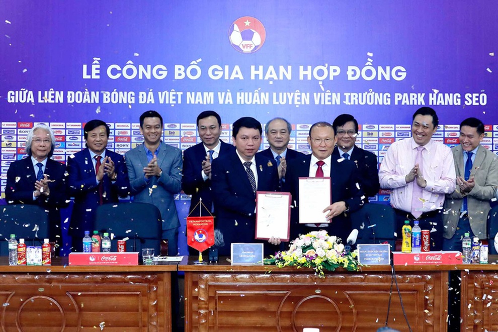 Báo Hàn Quốc nói gì về việc HLV Park Hang Seo gia hạn hợp đồng ở Việt Nam? - 1 Báo Hàn Quốc nói gì về việc HLV Park Hang Seo gia hạn hợp đồng ở Việt Nam? - 1