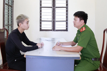 Nam thanh niên đang trốn truy nã vẫn đi cưỡng đoạt tiền