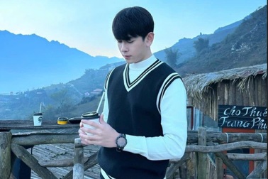 Thầy giáo "gây sốt" ngày khai giảng: Thạc sĩ giáo dục học, 2 bằng HLV