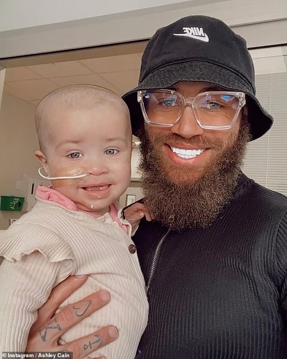 Con gái 8 tháng tuổi của Ashley Cain chết vì ung thư máu - 3 Con gái 8 tháng tuổi của Ashley Cain chết vì ung thư máu - 3