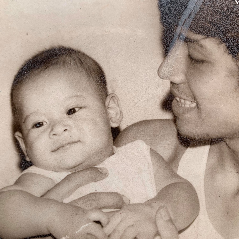 Bố ruột qua đời, đạo diễn Việt Tú nhắn nhủ: “Xin mọi người hãy ở nhà...” - 2 Bố ruột qua đời, đạo diễn Việt Tú nhắn nhủ: “Xin mọi người hãy ở nhà...” - 2