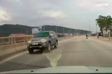 Ngang nhiên đi ngược chiều trên quốc lộ 1A tại Thanh Hóa