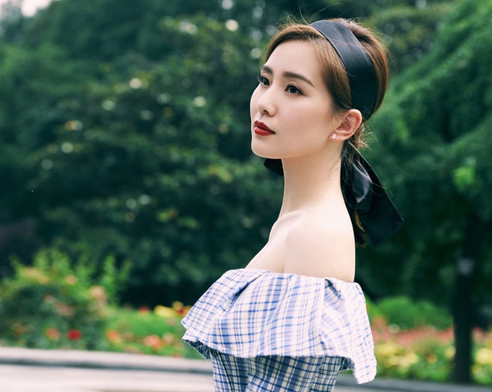 Nhan sắc cuốn hút của gái một con Lưu Thi Thi sau 1 năm sinh nở - 9 Nhan sắc cuốn hút của gái một con Lưu Thi Thi sau 1 năm sinh nở - 9