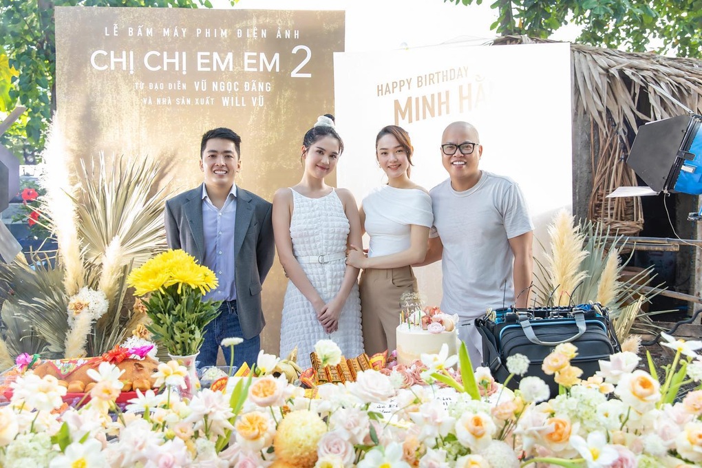 Vì sao Minh Hằng không hưởng tuần trăng mật mà xuất hiện trên phim trường? - 1 Vì sao Minh Hằng không hưởng tuần trăng mật mà xuất hiện trên phim trường? - 1