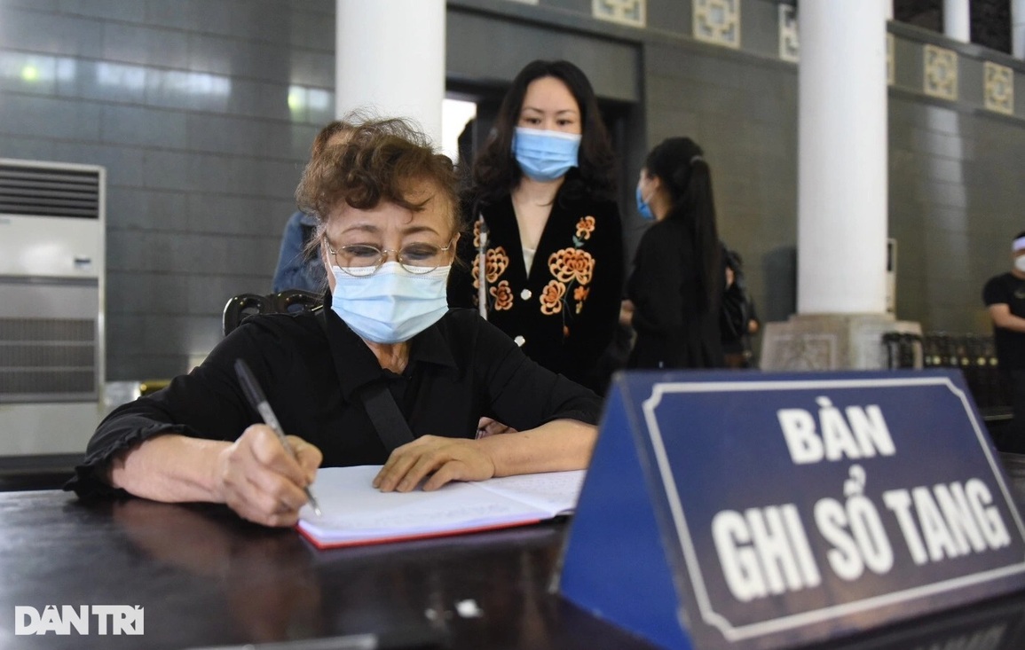 NSƯT Kim Tiến thương tiếc tiễn biệt NSƯT Minh Trí rời cõi tạm - 5 NSƯT Kim Tiến thương tiếc tiễn biệt NSƯT Minh Trí rời cõi tạm - 5