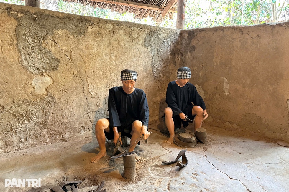 Hướng dẫn đến Địa đạo Củ Chi: Trải nghiệm bắn súng thật, sống dưới lòng đất - 11 Hướng dẫn đến Địa đạo Củ Chi: Trải nghiệm bắn súng thật, sống dưới lòng đất - 11