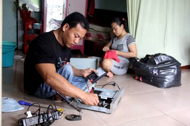 Người phụ nữ thầm lặng sau nhà vô địch Lê Văn Công