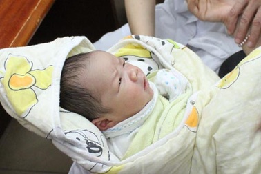 Cháu bé bị bắt cóc được đổi tên