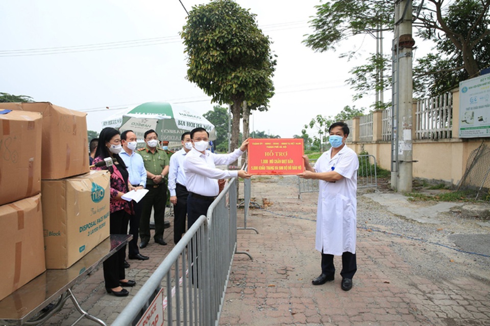 Bí thư Hà Nội: Thủ đô đang có 2 chùm ca bệnh phức tạp tại 2 bệnh viện lớn - 2 Bí thư Hà Nội: Thủ đô đang có 2 chùm ca bệnh phức tạp tại 2 bệnh viện lớn - 2