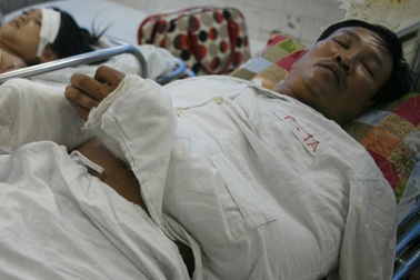 Côn đồ “đại náo” trụ sở công an, giải cứu đồng bọn