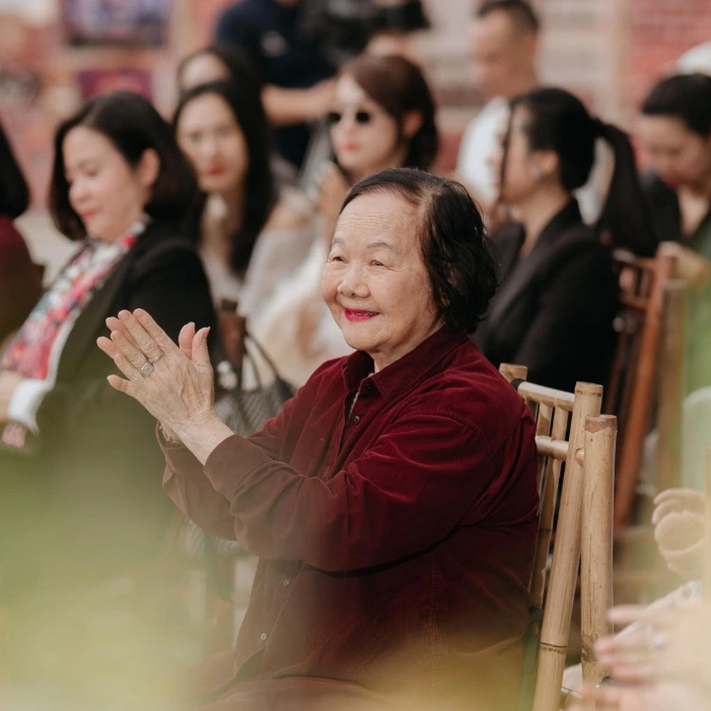 Dàn sao Làng Vũ Đại ngày ấy: Người qua đời ở tuổi 98, người sống sung túc - 4 Dàn sao Làng Vũ Đại ngày ấy: Người qua đời ở tuổi 98, người sống sung túc - 4