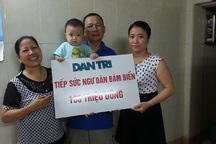 Gia đình chị Hà Thị Ngân chia sẻ 100 triệu đồng "Tiếp sức ngư dân bám biển"