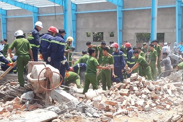 Nhiều sai phạm trong vụ sập tường khiến 7 người chết