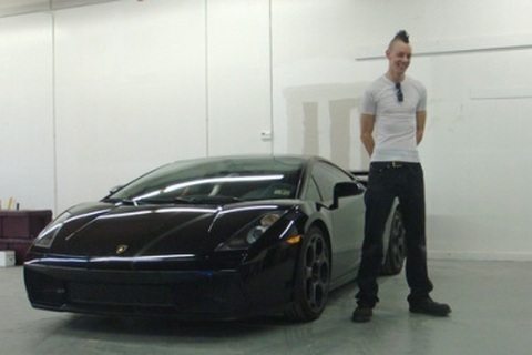 Bán gần hết gia sản để mua xe Lamborghini