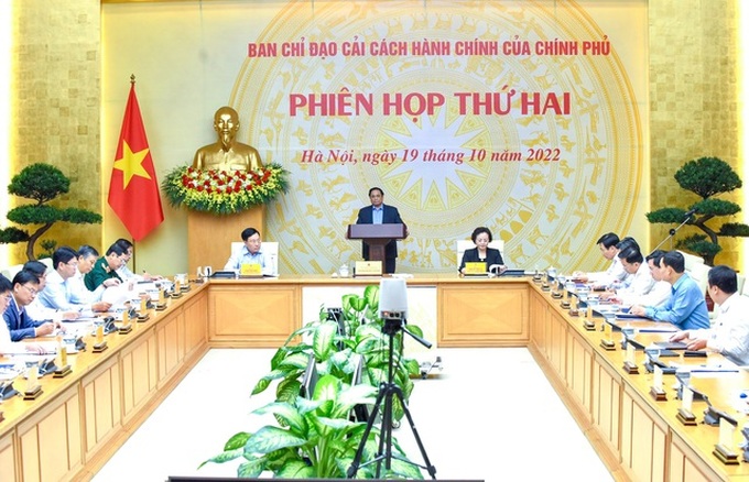 Ban Chỉ đạo cải cách hành chính của Chính phủ: Tiếp tục nghiên cứu, thí điểm chuyển giao một số nhiệm vụ và dịch vụ hành chính công mà Nhà nước không nhất thiết phải thực hiện cho doanh nghiệp, các tổ chức xã hội đảm nhiệm.