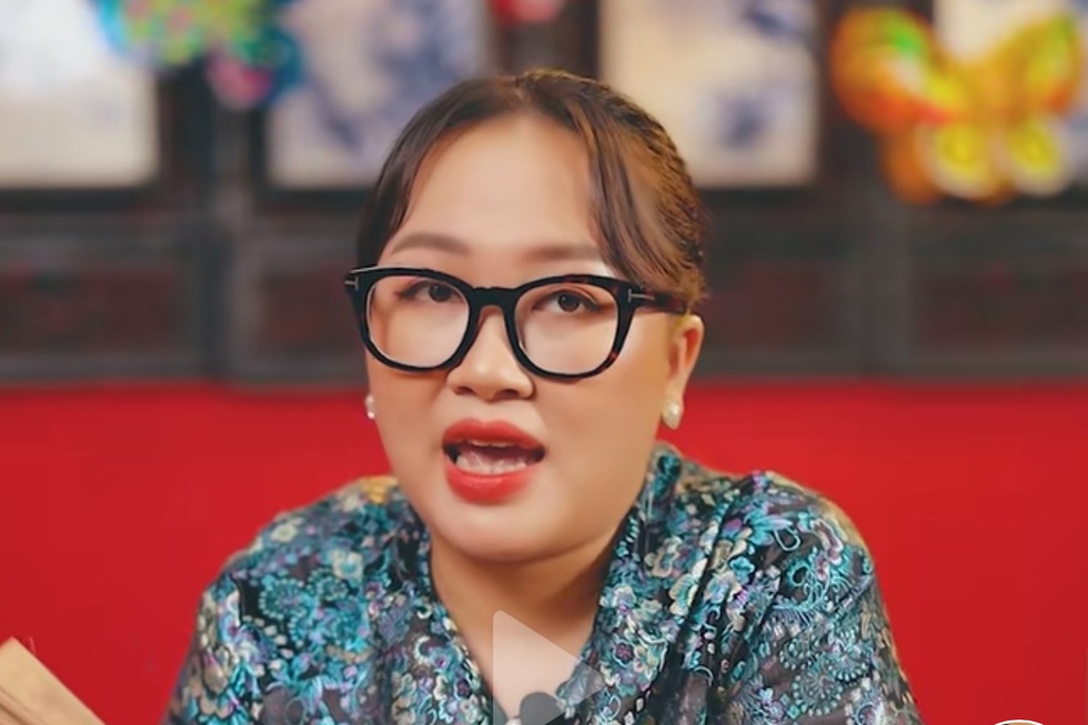 Cô đồng Thu Trang bấu vào nỗi sợ vô hình của nạn nhân để lừa tiền tỷ - 2 Cô đồng Thu Trang bấu vào nỗi sợ vô hình của nạn nhân để lừa tiền tỷ - 2