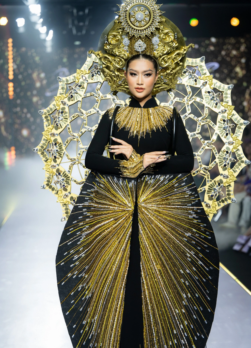 Hoa hậu Thiên Ân: Nhan sắc thăng hạng, nghi vấn hẹn hò nam diễn viên - 6 Hoa hậu Thiên Ân: Nhan sắc thăng hạng, nghi vấn hẹn hò nam diễn viên - 6