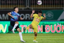 HLV Đức Thắng: "Trọng tài đã làm hỏng trận đấu"