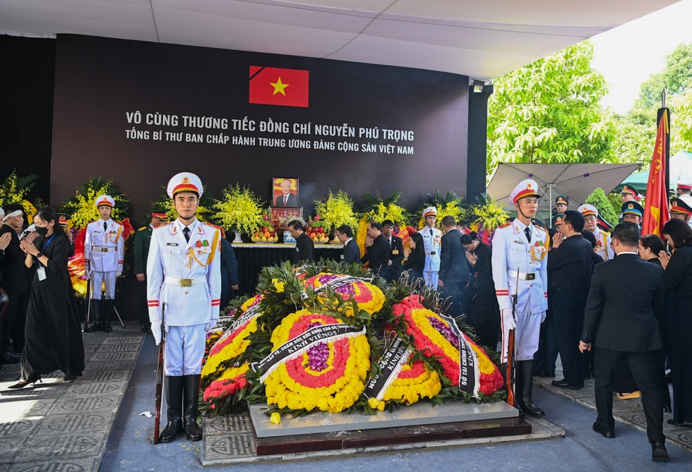 Tổng Bí thư Nguyễn Phú Trọng mãi mãi thuộc về Tổ quốc ta, Nhân dân ta - 13 Tổng Bí thư Nguyễn Phú Trọng mãi mãi thuộc về Tổ quốc ta, Nhân dân ta - 13
