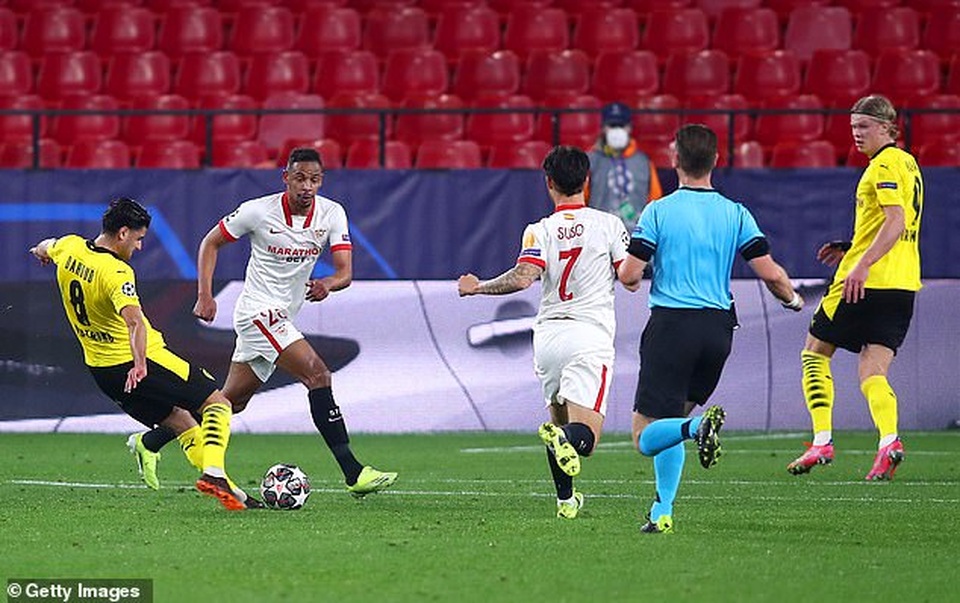 Erling Haaland tỏa sáng, Dortmund ngược dòng đánh bại Sevilla - 2 Erling Haaland tỏa sáng, Dortmund ngược dòng đánh bại Sevilla - 2