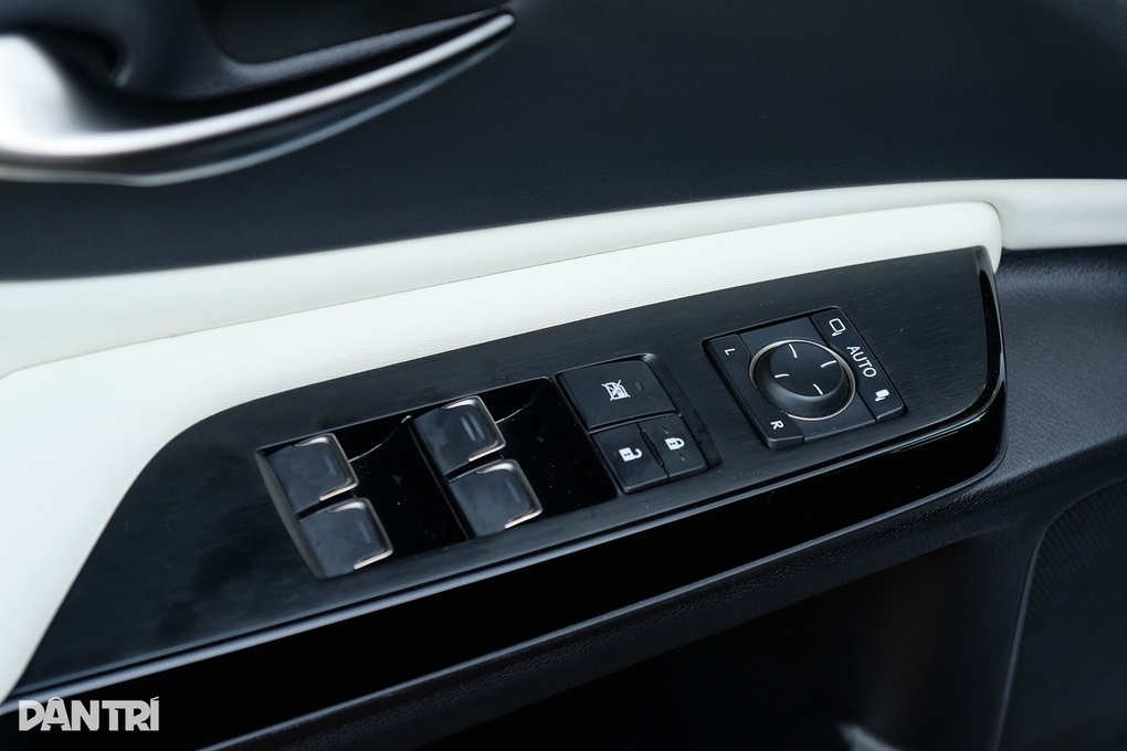 Trải nghiệm Lexus ES 250 F Sport: Lái hay hơn nhưng vẫn thiếu chút để đã - 22 Trải nghiệm Lexus ES 250 F Sport: Lái hay hơn nhưng vẫn thiếu chút để đã - 22