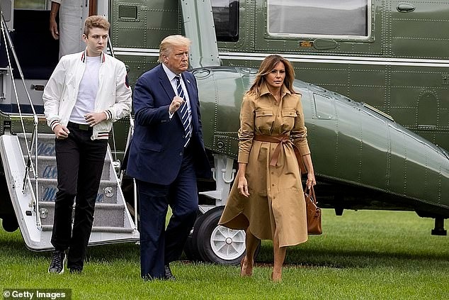 Студенческая жизнь младшего сына бывшего президента США Дональда Трампа - 1 Cuộc sống sinh viên của cậu út nhà cựu Tổng thống Mỹ Donald Trump - 1