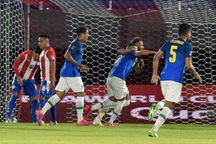 Neymar lập công, Brazil xây chắc ngôi đầu bảng vòng loại World Cup