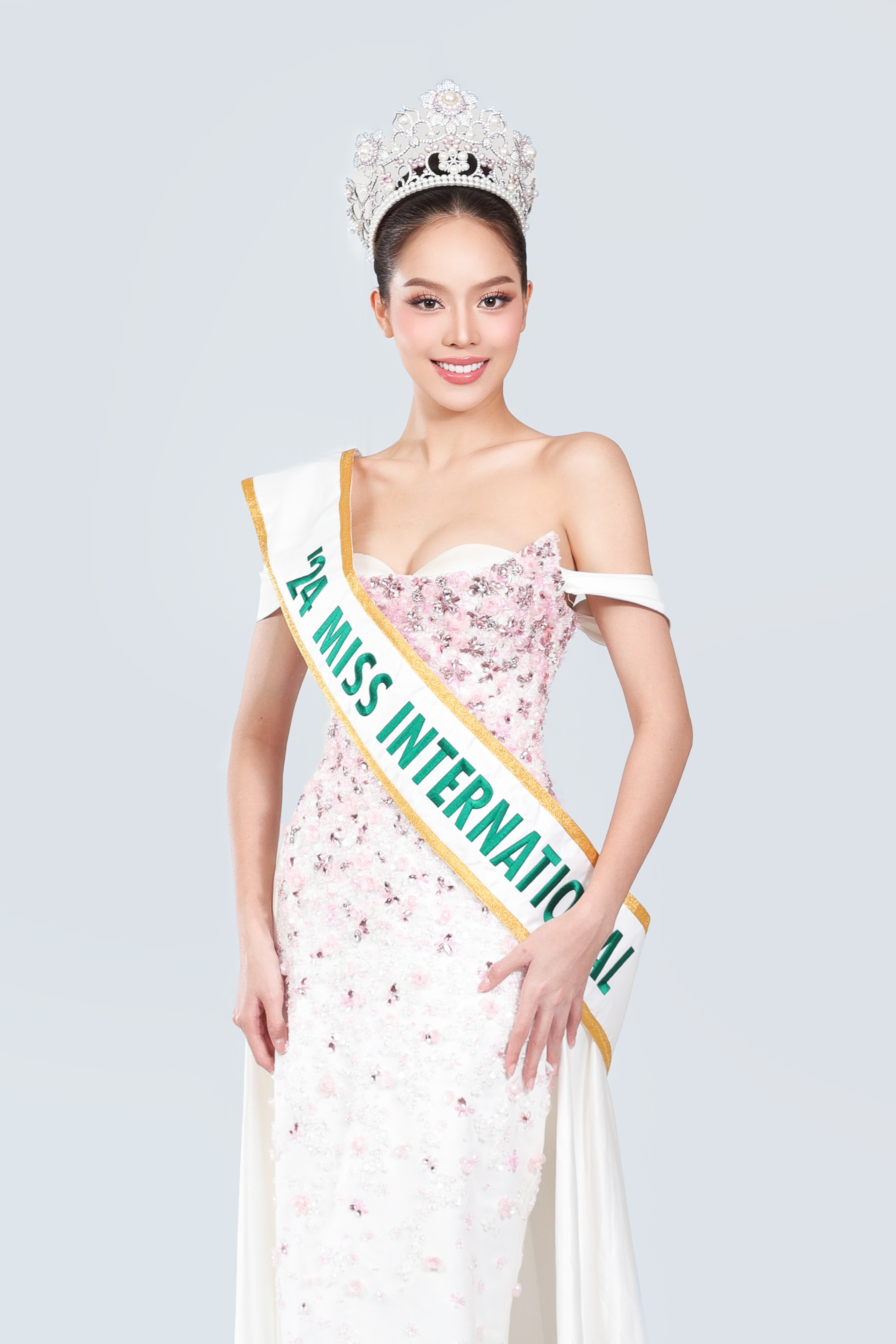 مزيد من المعلومات الجدل - 14 Hoa hậu Thanh Thủy có diện mạo khác lạ khi ở Mỹ, gây tranh luận trái chiều - 14