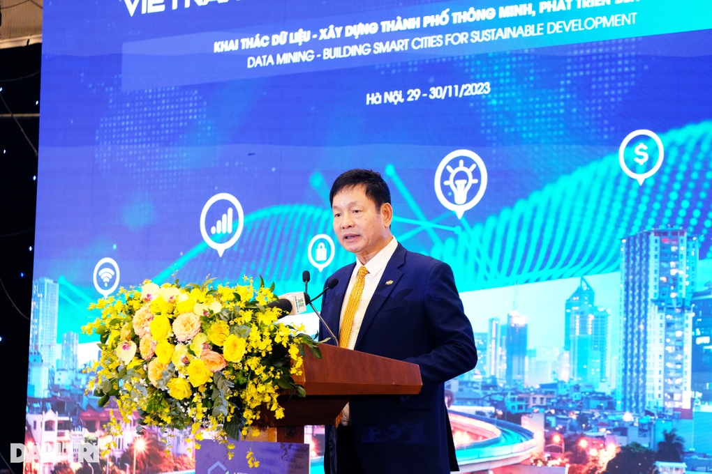 Chủ tịch Hà Nội: Thủ đô hướng đến mô hình thành phố thông minh bền vững - 4 Chủ tịch Hà Nội: Thủ đô hướng đến mô hình thành phố thông minh bền vững - 4