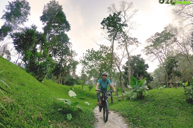 Khám phá đường xe đạp địa hình trong rừng nguyên sinh đầu tiên tại Việt Nam