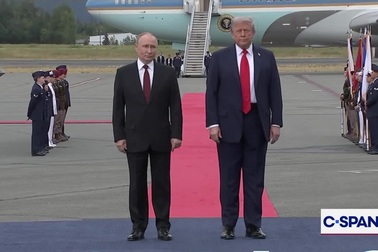 Tổng thống Trump đón tiếp Tổng thống Putin tại Alaska