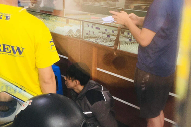 Nam thanh niên cướp tiệm vàng ở Phú Thọ bị bắt tại trận