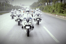 Chuyện khổ luyện "thuần phục" mô tô nặng 400kg của sĩ quan bảo vệ yếu nhân