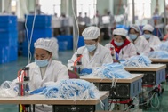 Lừa đảo Trung Quốc: Làm giả chứng nhận máy thở, khẩu trang bán giá "cắt cổ"