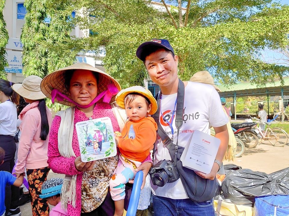 Những hình ảnh ấn tượng trong ngày hội Help-Portrait Việt Nam - 4 Những hình ảnh ấn tượng trong ngày hội Help-Portrait Việt Nam - 4
