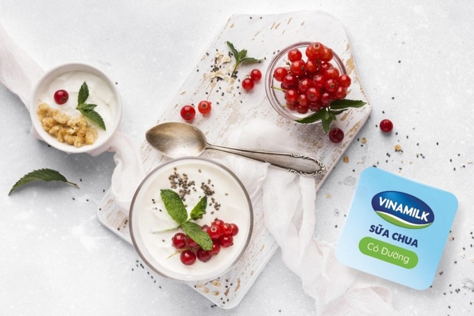 Nên ăn sữa chua đều đặn mỗi ngày để cải thiện sức khỏe hệ tiêu hóa - miễn dịch, phòng tránh bệnh từ xa.