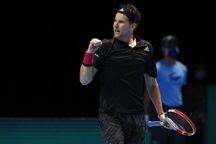 ATP Finals: Thiem đánh bại Nadal sau hai loạt tie break