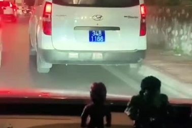 Đoạn clip cho thấy vì sao cần nhường đường cho xe cấp cứu