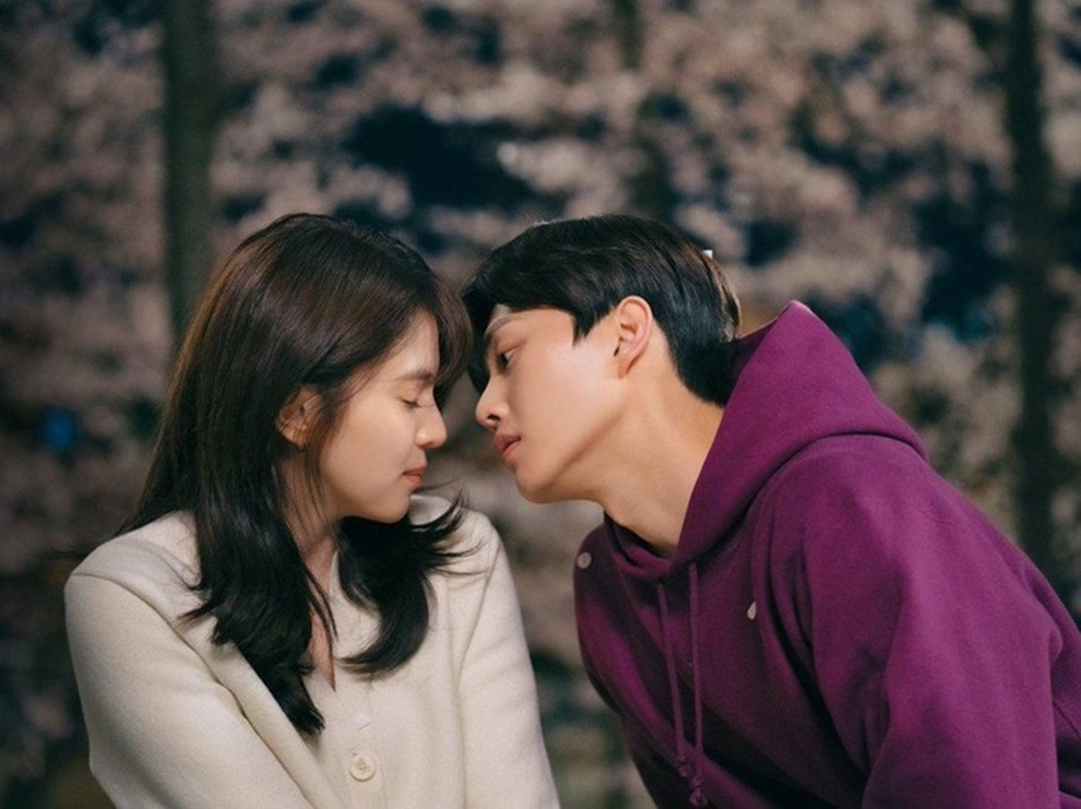 Ngập tràn cảnh ân ái, bộ phim 19+ Nevertheless vẫn khó giữ khán giả - 4 Ngập tràn cảnh ân ái, bộ phim 19+ Nevertheless vẫn khó giữ khán giả - 4