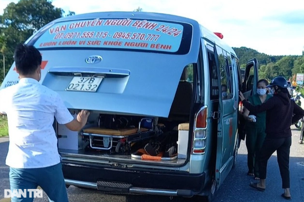 Hai xe máy đối đầu, 3 người thương vong - 2 Hai xe máy đối đầu, 3 người thương vong - 2