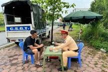 Khởi tố tài xế sử dụng giấy phép lái xe hạng FC giả